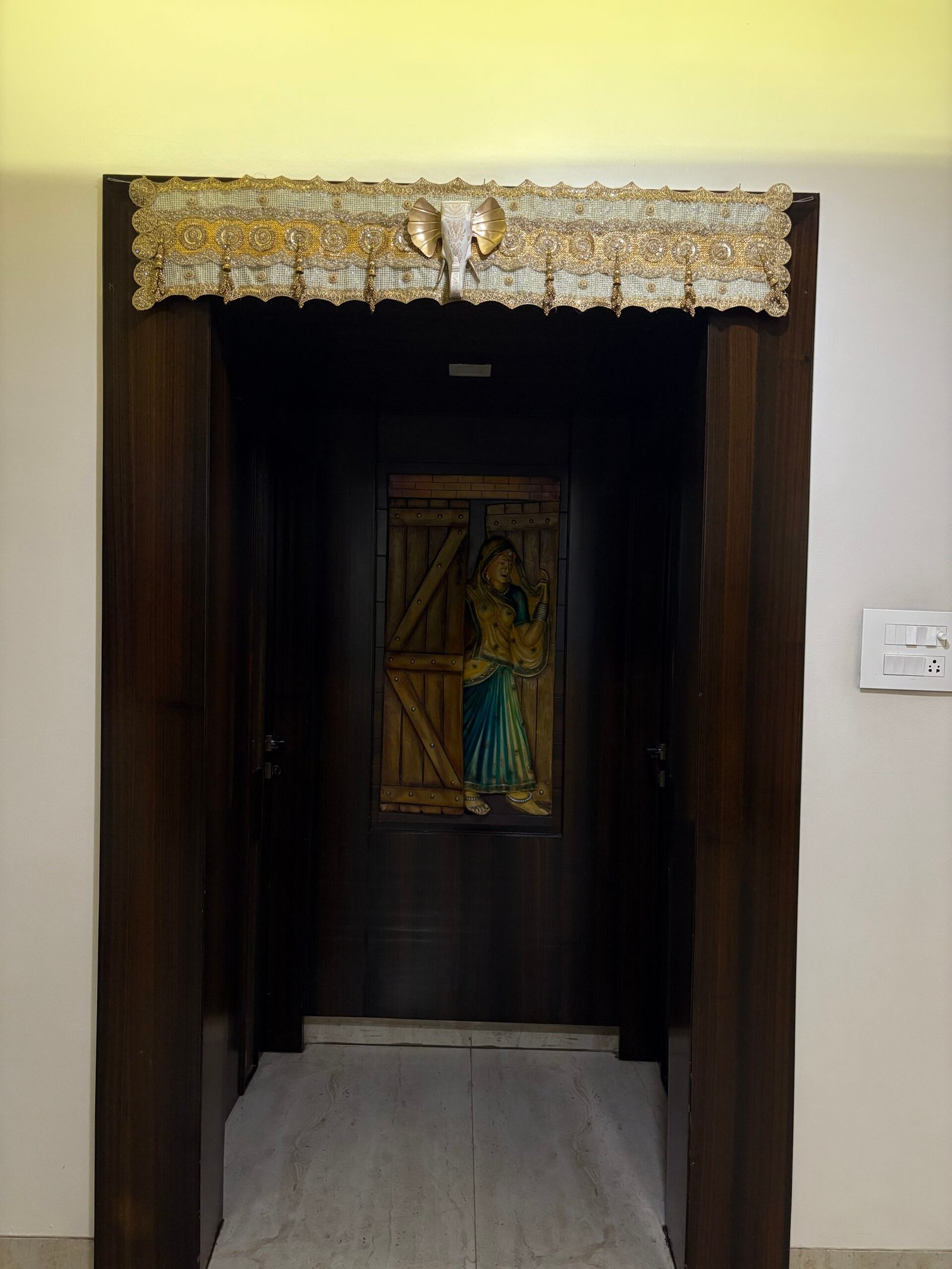 Elephant toran Golden theme 40" - Image 3